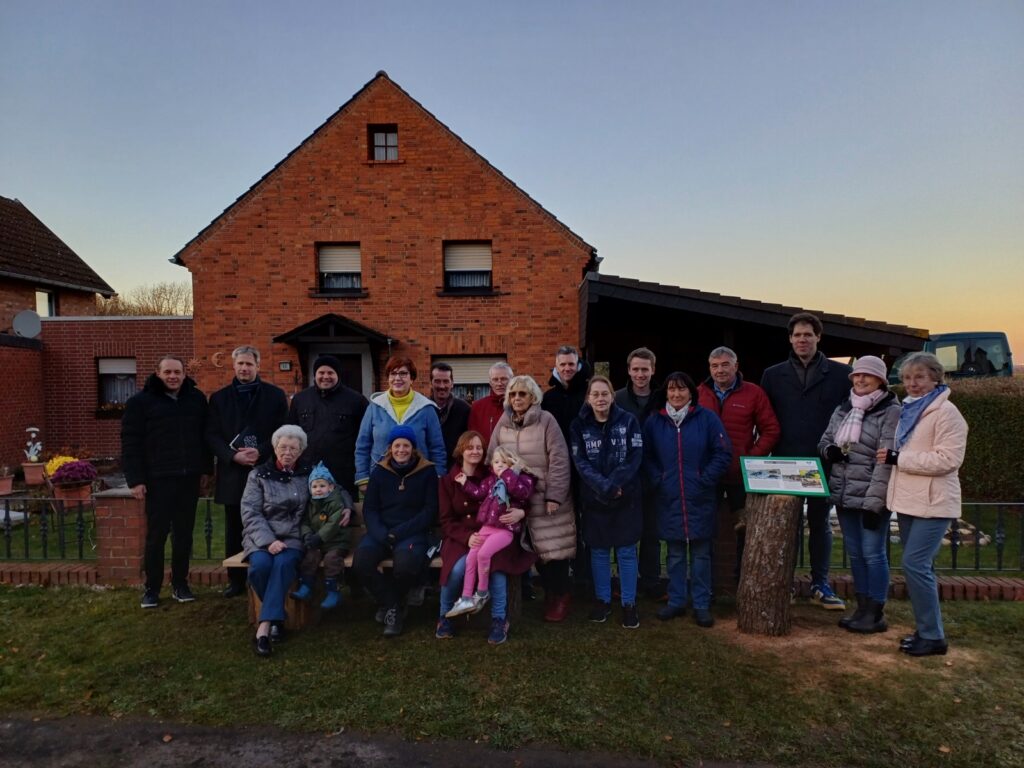 Viele Borrer freuen sich über die neue Bank im Ort